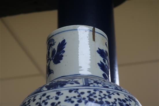 A large Chinese blue and white vase, H.44cm